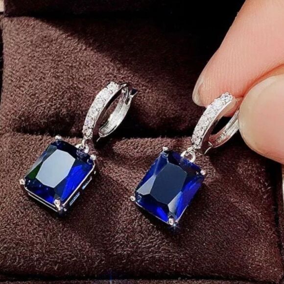 Last Pair! The Sapphire Drip Drop Earring in 925 silver - Picture 1 of 9